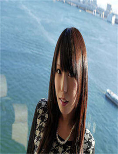 円城ひとみ